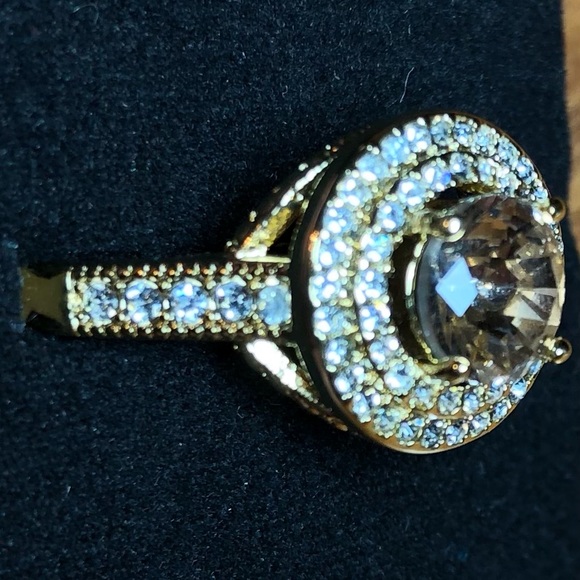 Gold-tone CZ / Yellow center-stone Cocktail Fashion Ring - Picture 6 of 10